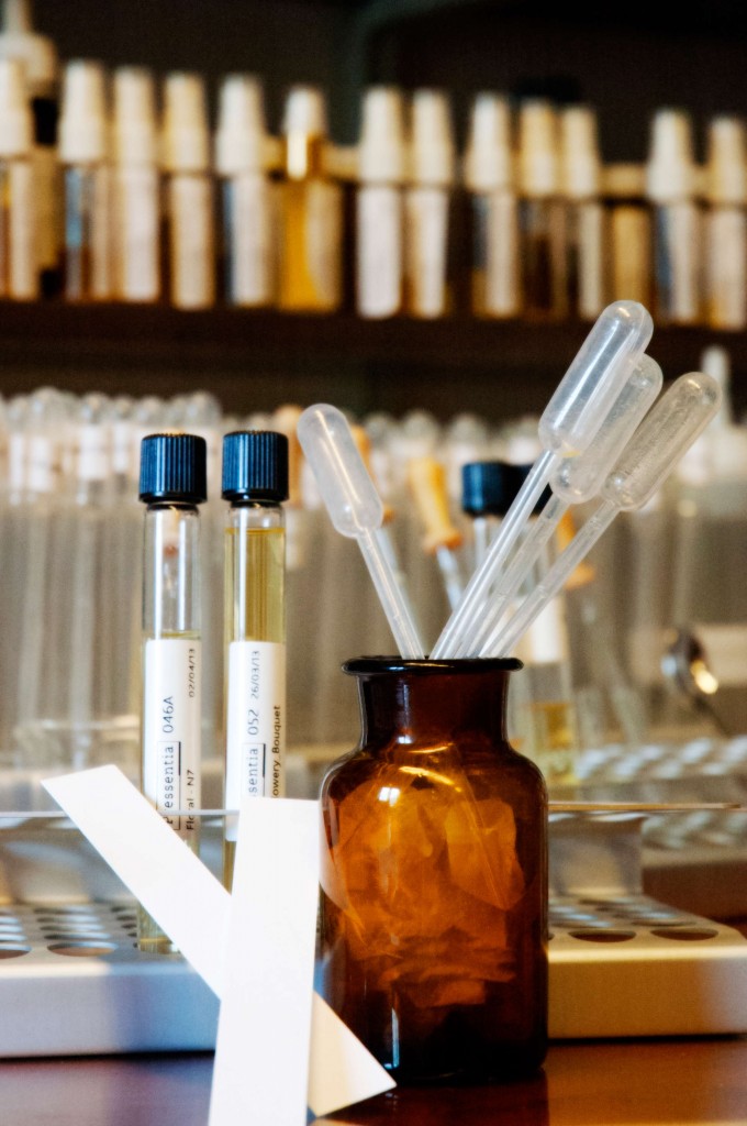 Pressentia_labo2 - Revista DeBelleza.Es Pressentia, el perfume fabricado para ti